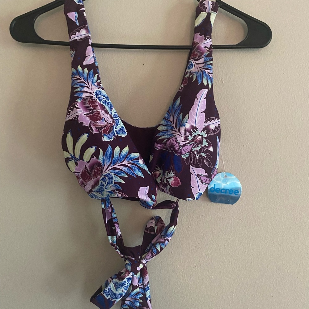 NWT Floral Swim Suit Top